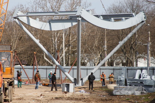 В аеропорту "Одеса" відновилися роботи з монтажу покрівлі нового терміналу