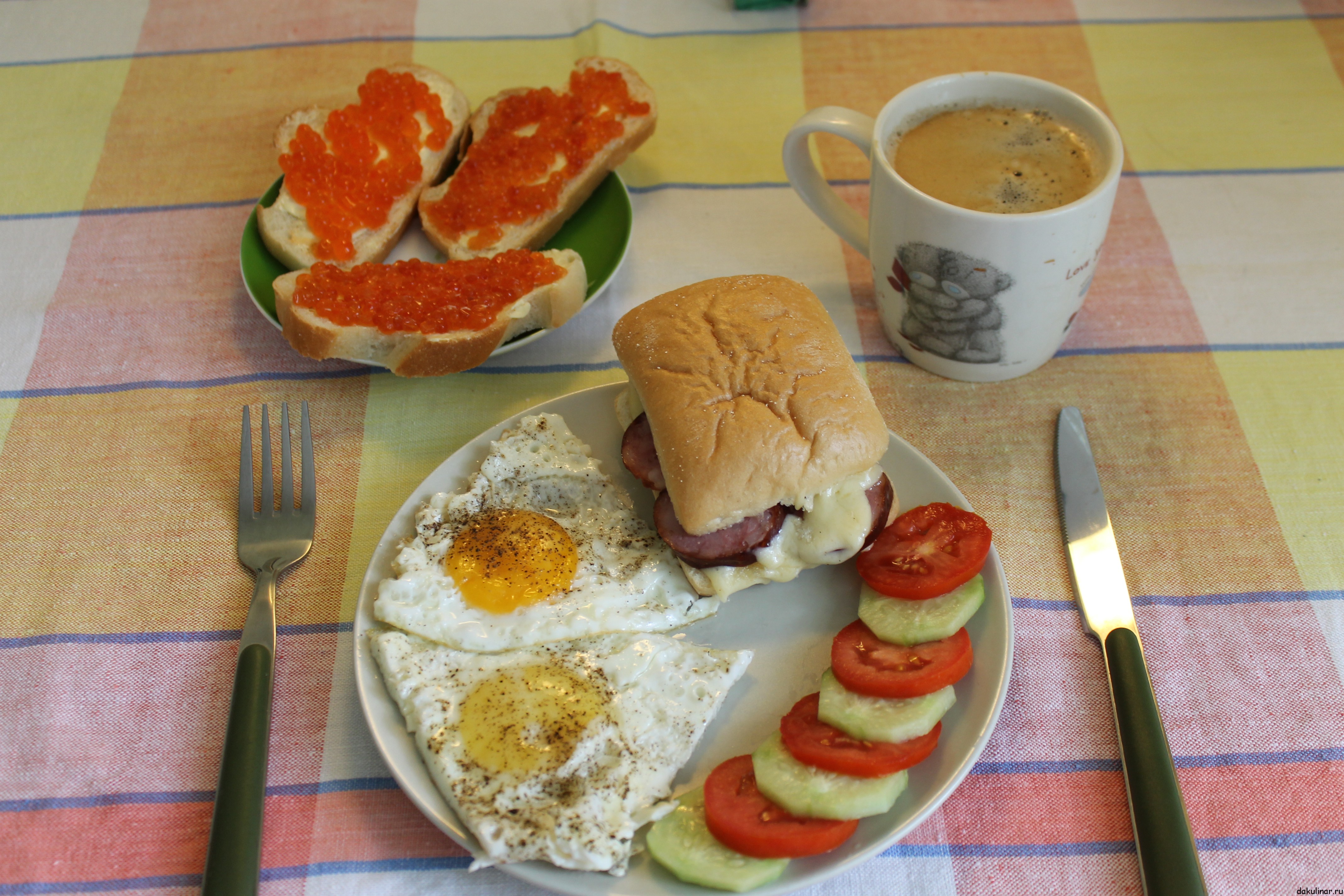 Без вкусного обеда. Домашний завтрак. Воскресный завтрак. Воскресный завтрак для всей семьи. Обычный домашний завтрак.