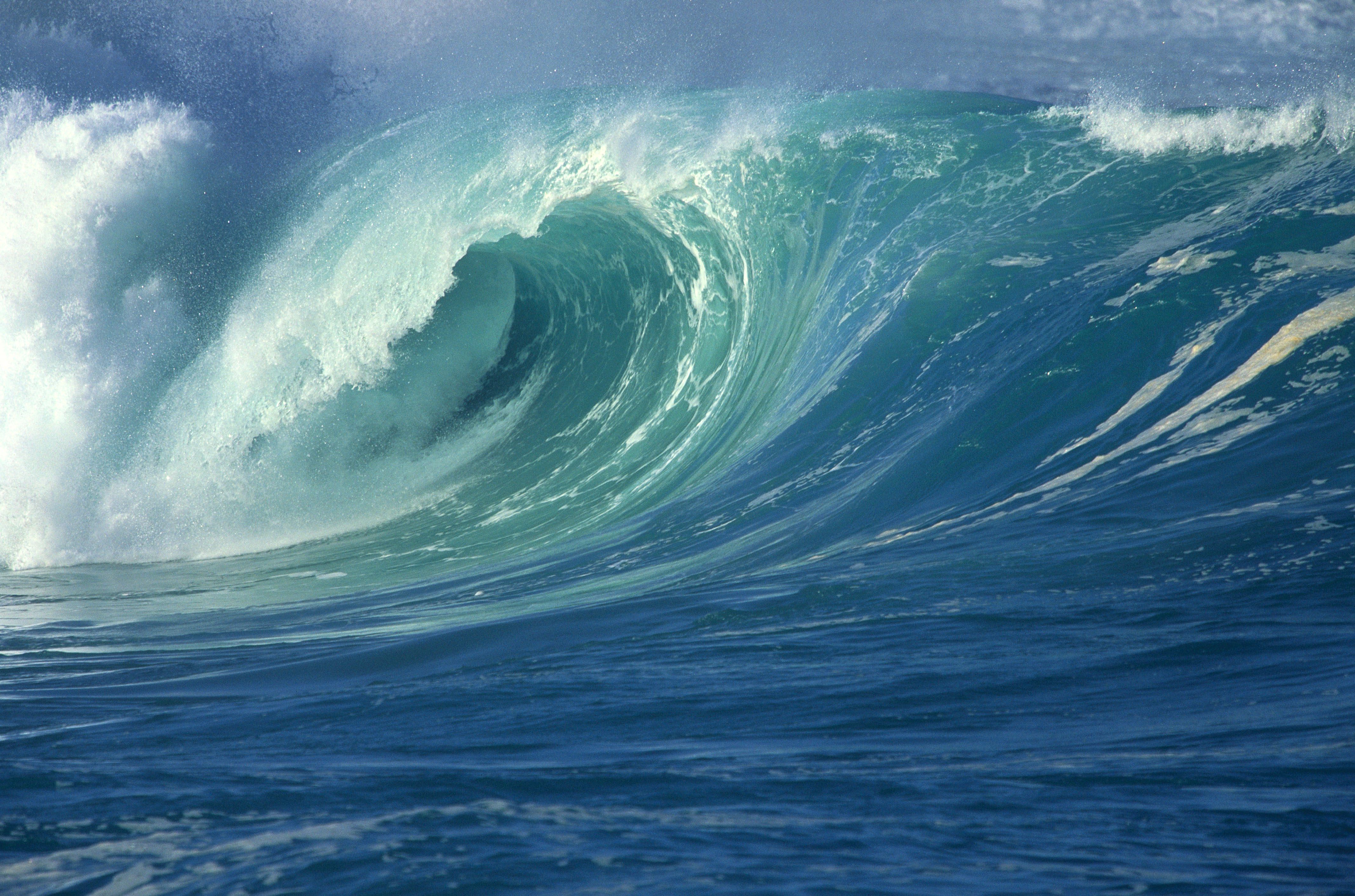 Волны человека в природе. Океан волны. Море, волны. Красивые волны. Волна море океан.